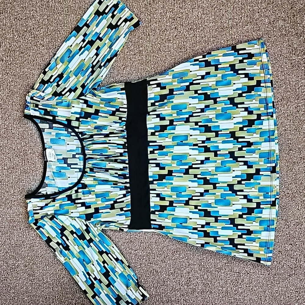 Top - Picture 4 of 15